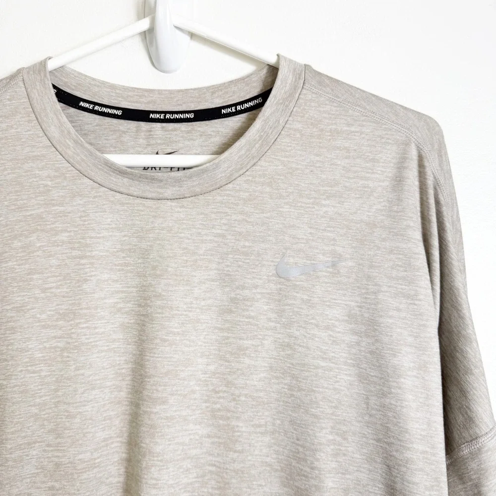 Nike Running Top Women Medium Oatmeal Heather Dri-FIT Long Sleeve Shirt